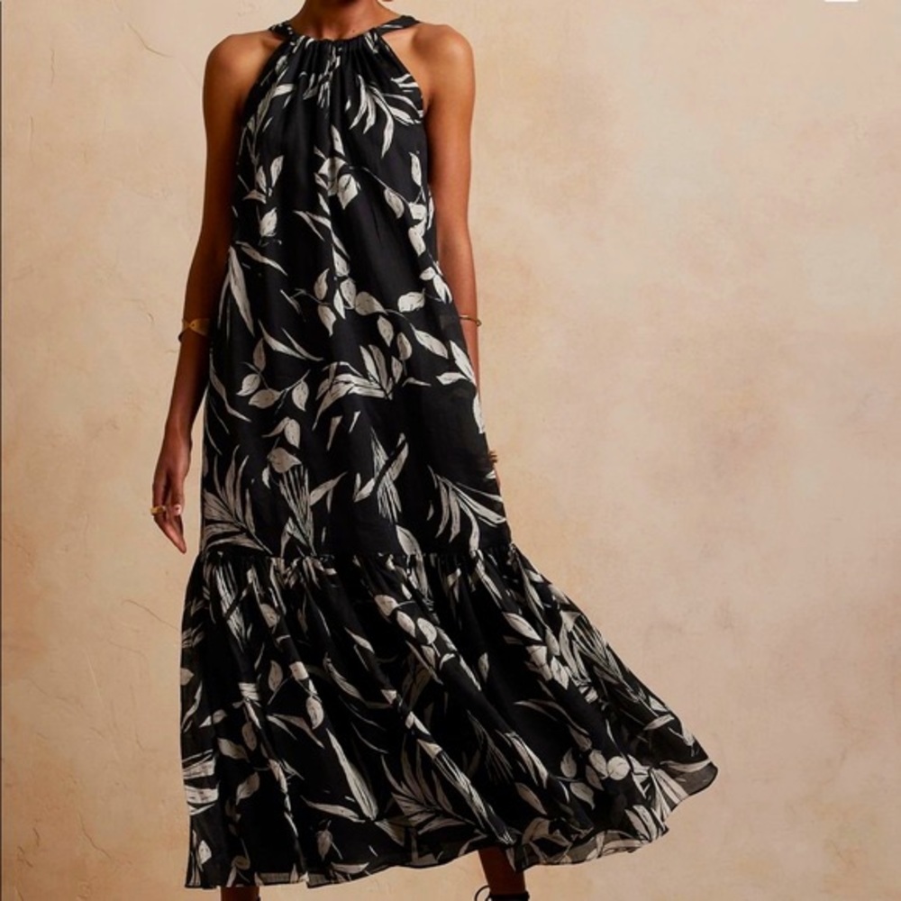 ✨Banana Republic Fino Ramie Dress in Black Floral